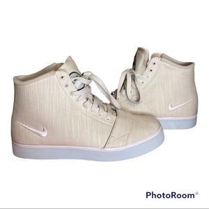 Woman Nike 6.0 balsa high top sneakers